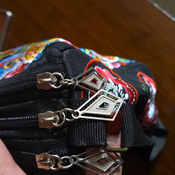 Bohemian Embroidered Floral Crossbody NWOT - Picture 7 of 11